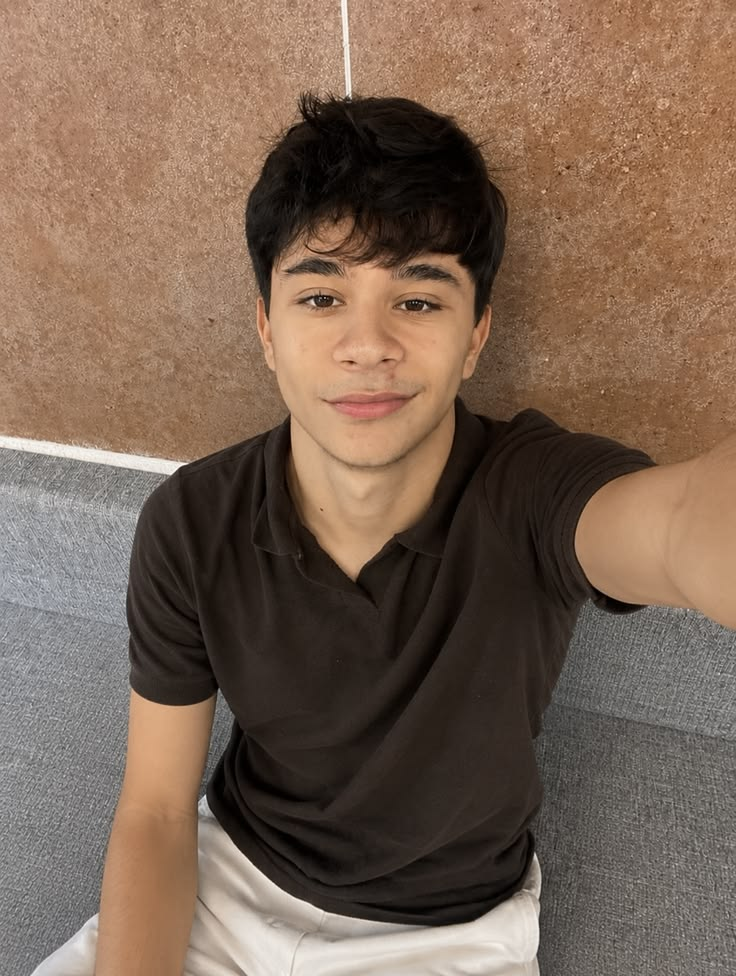 <em>&nbsp;Luis G.&nbsp;</em>
